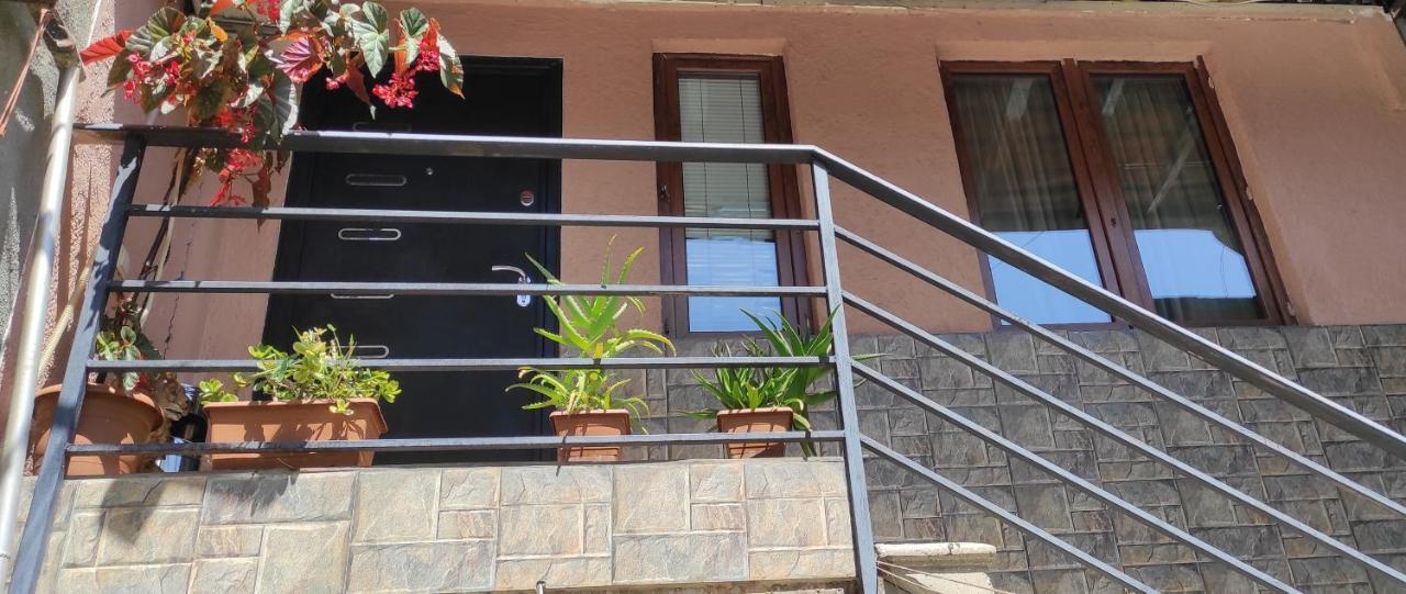 Family Apartament Daire Tiflis Dış mekan fotoğraf