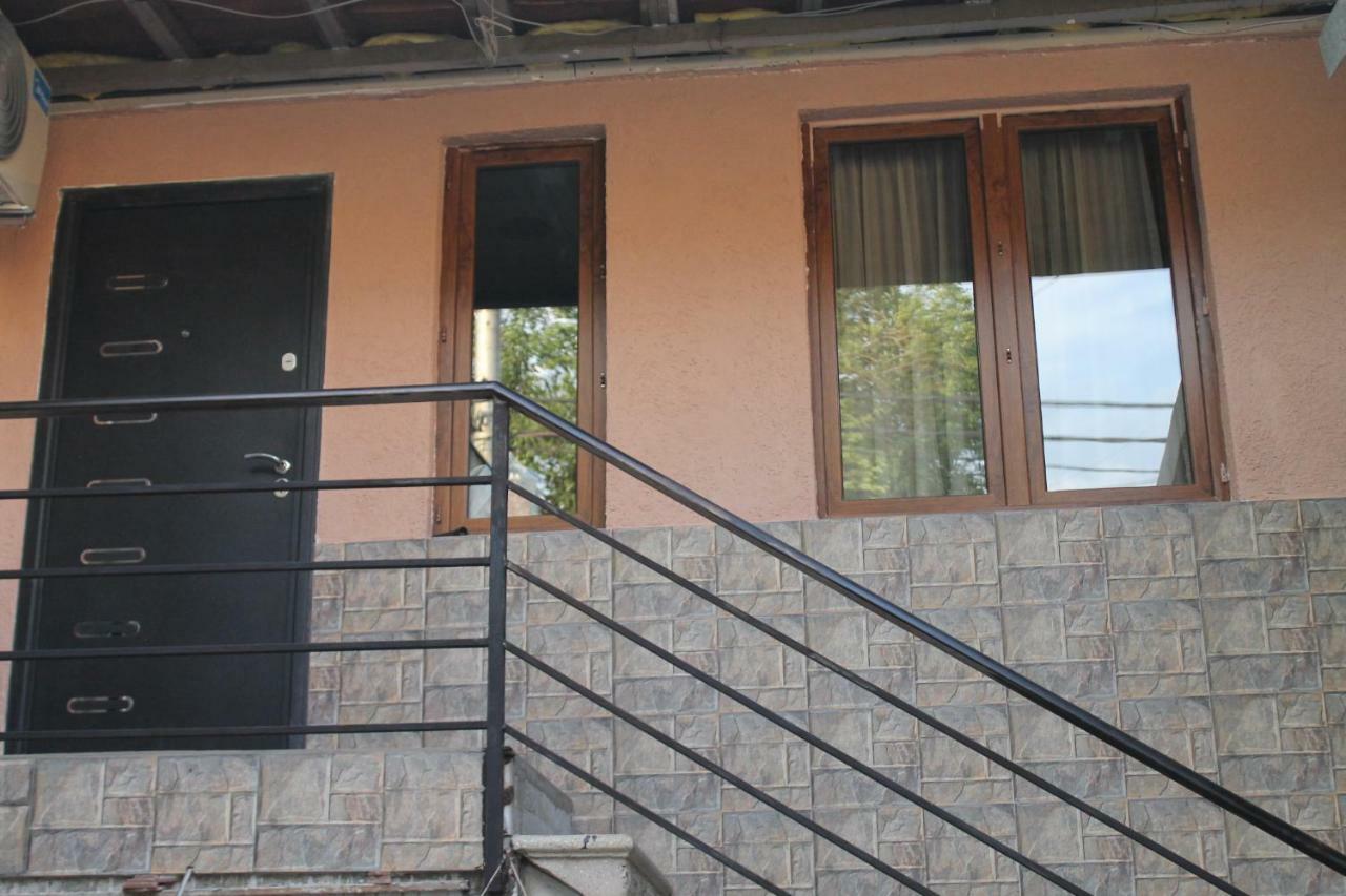Family Apartament Daire Tiflis Dış mekan fotoğraf